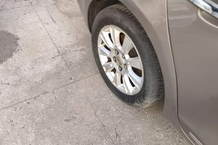 Used Buick LaCrosse 2012 2.4L SIDI Elegant Edition Right Rear Wheel Hub