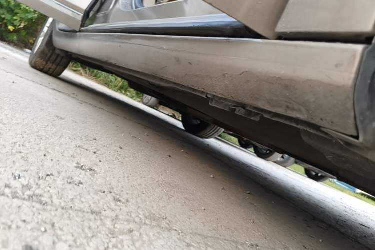 Used Buick LaCrosse 2012 2.4L SIDI Elegant Edition Right Side Sill
