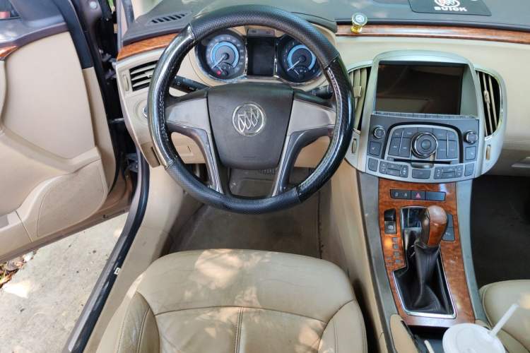 Used Buick LaCrosse 2012 2.4L SIDI Elegant Edition Steering Wheel
