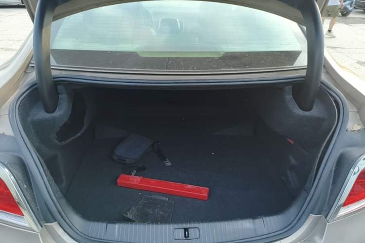 Used Buick LaCrosse 2012 2.4L SIDI Elegant Edition Trunk