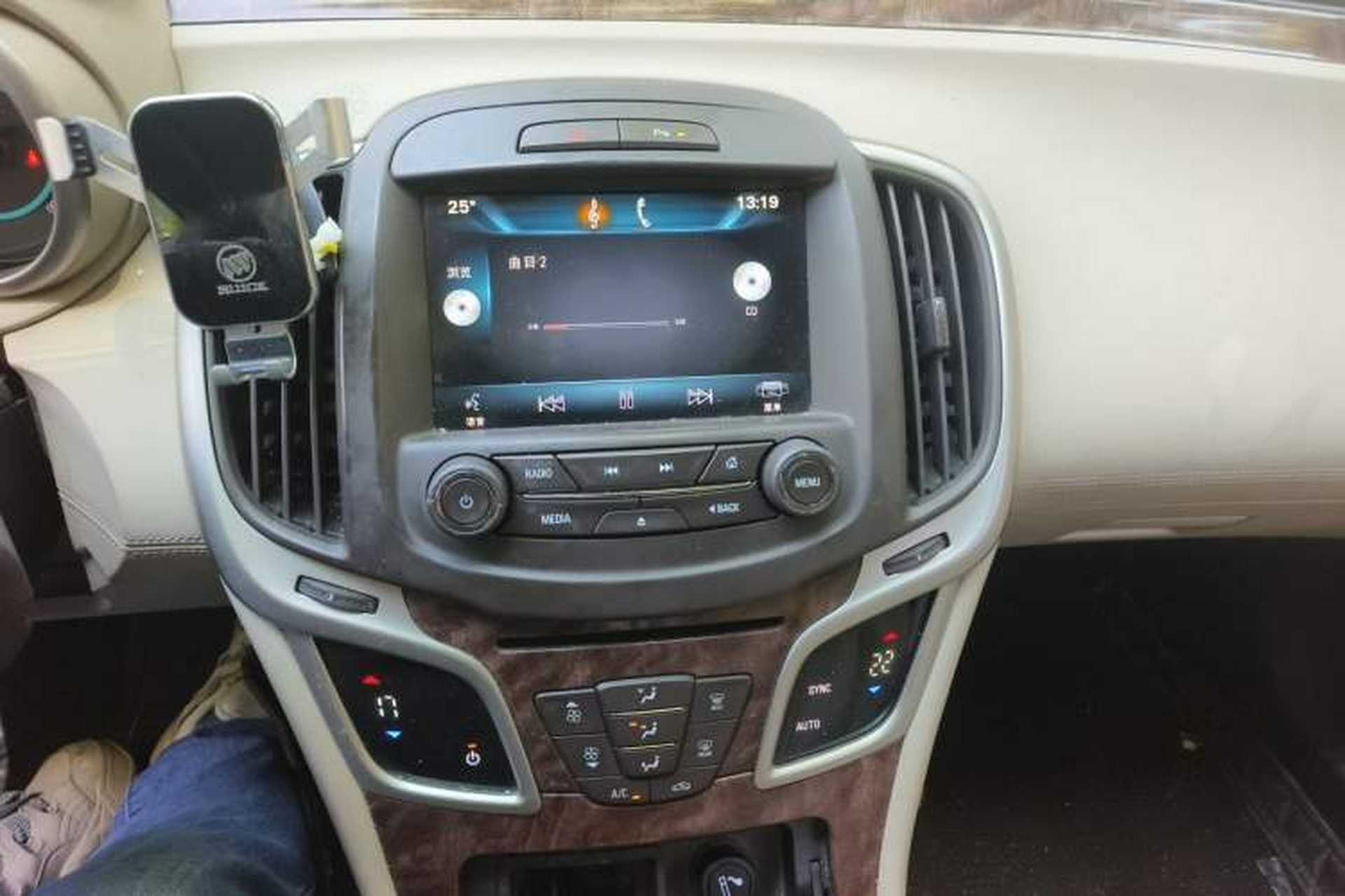 Used Buick LaCrosse 2013 2.4L SIDI Leading Comfort Version Audio And AC Panel