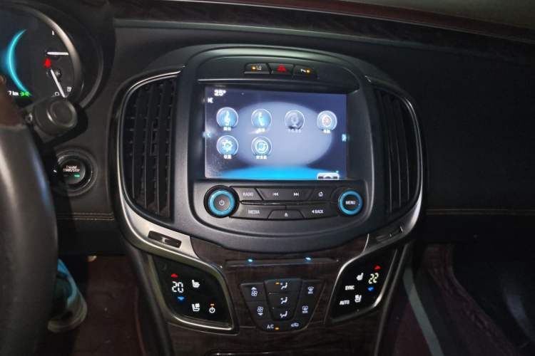 Used Buick LaCrosse 2013 2.0T SIDI Smart Luxury Flagship Edition Audio And AC Panel