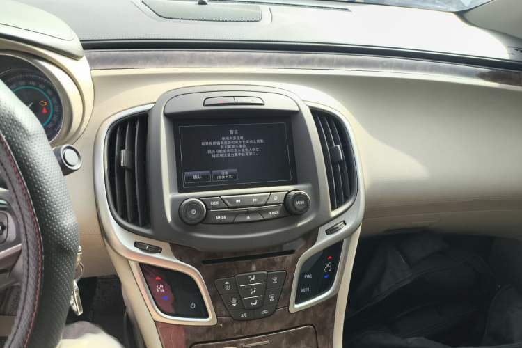 Used Buick LaCrosse 2013 2.4L SIDI Leading Comfort Version Audio And AC Panel