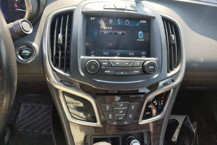 Used Buick LaCrosse 2013 2.0T SIDI Smart Luxury Flagship Edition Audio And AC Panel