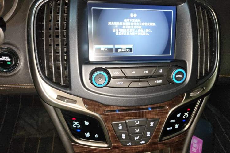 Used Buick LaCrosse 2013 2.4L SIDI Luxury Comfort Edition Audio And AC Panel