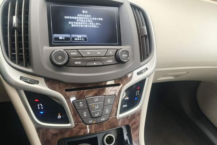 Used Buick LaCrosse 2013 2.4L SIDI Leading Comfort Version Audio And AC Panel
