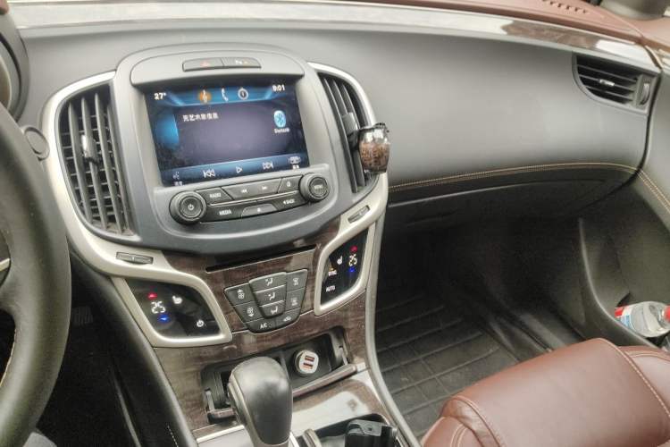 Used Buick LaCrosse 2013 2.4L SIDI Elite Comfort Version Audio And AC Panel