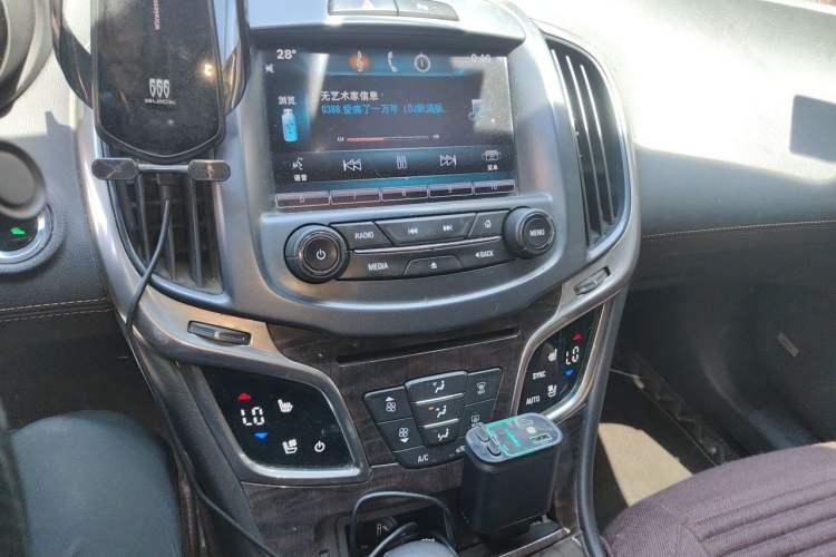 Used Buick LaCrosse 2013 2.4L SIDI Luxury Comfort Edition Audio And AC Panel