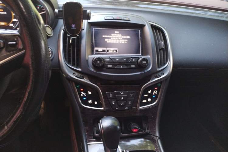 Used Buick LaCrosse 2013 2.0T SIDI Smart Luxury Flagship Edition Audio And AC Panel