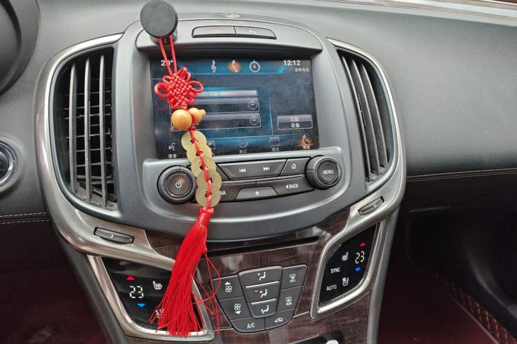 Used Buick LaCrosse 2013 2.4L SIDI Luxury Comfort Edition Audio And AC Panel