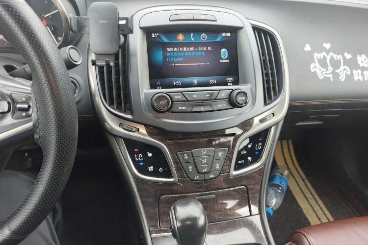 Used Buick LaCrosse 2013 2.4L SIDI Luxury Comfort Edition Audio And AC Panel