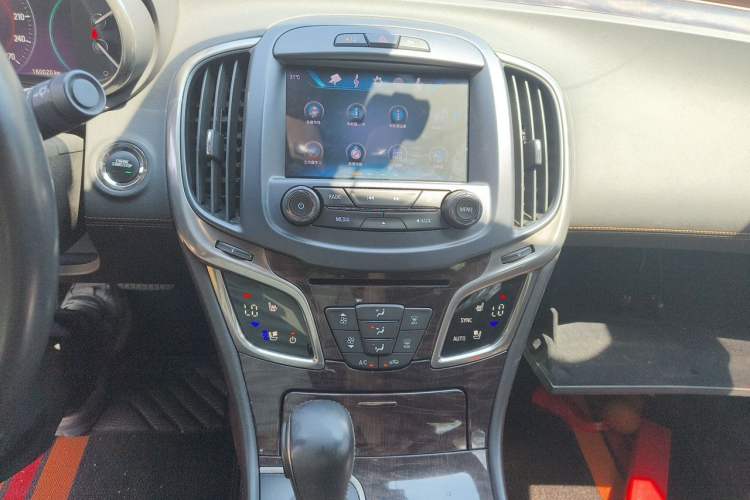 Used Buick LaCrosse 2013 3.0L SIDI V6 Smart Luxury Flagship Model Audio And AC Panel
