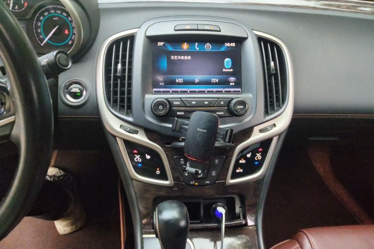 Used Buick LaCrosse 2013 2.4L SIDI Elite Comfort Version Audio And AC Panel