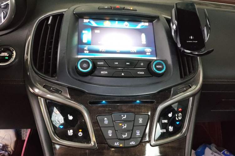 Used Buick LaCrosse 2013 3.0L SIDI V6 Smart Luxury Flagship Model Audio And AC Panel