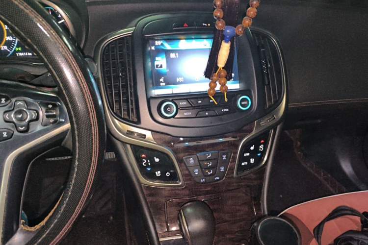 Used Buick LaCrosse 2013 2.4L SIDI Luxury Comfort Edition Audio And AC Panel