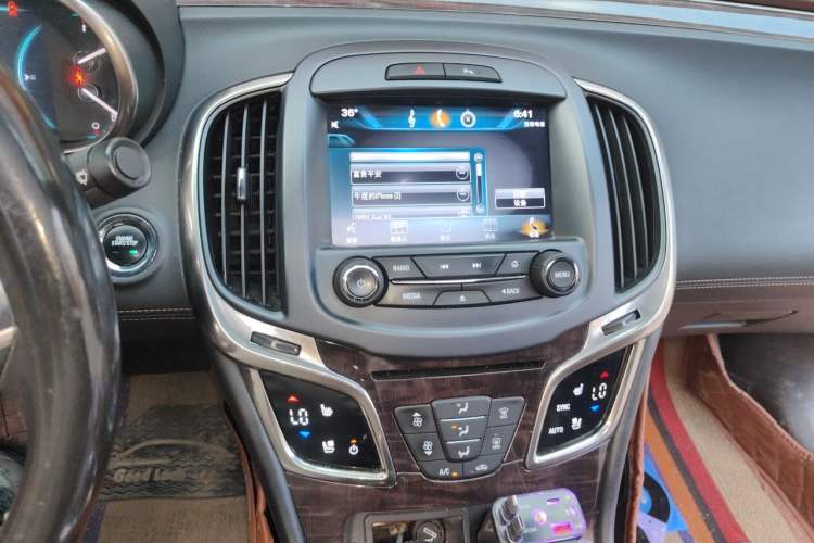 Used Buick LaCrosse 2013 2.4L SIDI Luxury Comfort Edition Audio And AC Panel