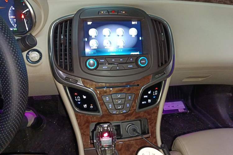 Used Buick LaCrosse 2013 3.0L SIDI V6 Smart Luxury Flagship Model Audio And AC Panel
