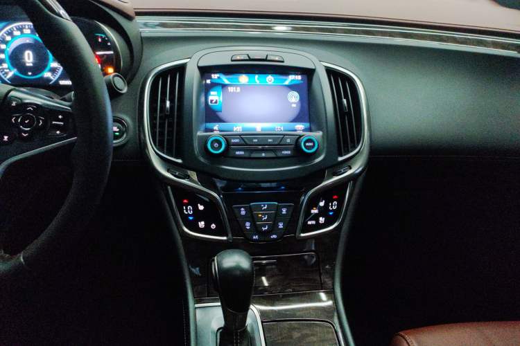 Used Buick LaCrosse 2013 2.0T SIDI Smart Luxury Flagship Edition Audio And AC Panel