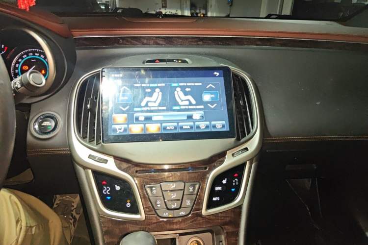 Used Buick LaCrosse 2013 2.4L SIDI Elite Comfort Version Audio And AC Panel