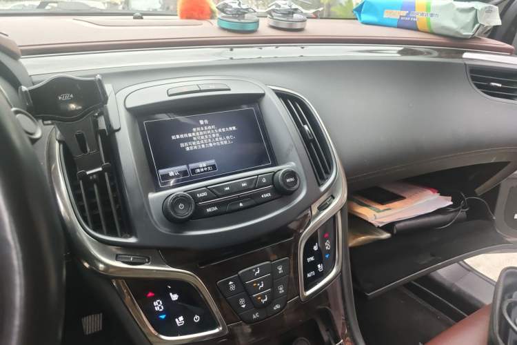 Used Buick LaCrosse 2013 2.4L SIDI Luxury Comfort Edition Audio And AC Panel