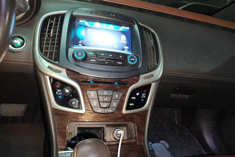 Used Buick LaCrosse 2013 2.0T SIDI Elite Tech Version Audio And AC Panel