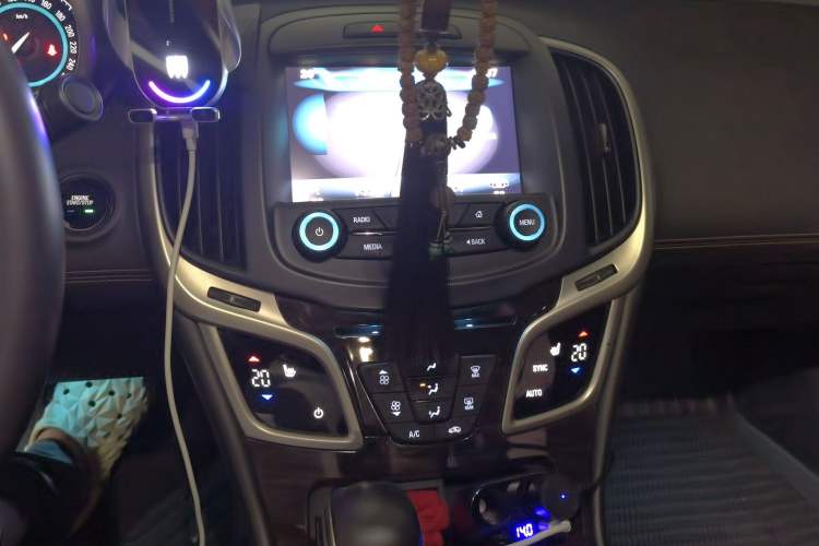 Used Buick LaCrosse 2013 2.0T SIDI Elite Tech Version Audio And AC Panel