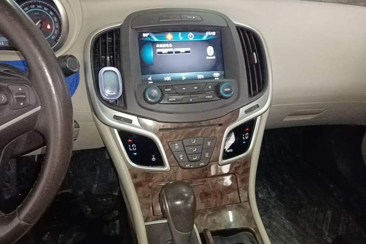 Used Buick LaCrosse 2013 2.0T SIDI Technology Version Audio And AC Panel
