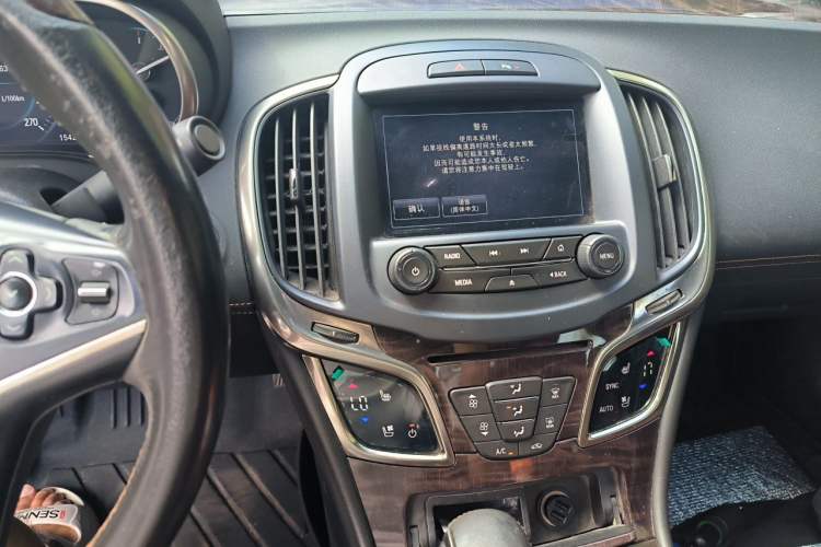Used Buick LaCrosse 2013 2.4L SIDI Luxury Comfort Edition Audio And AC Panel