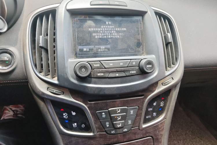 Used Buick LaCrosse 2013 2.4L SIDI Luxury Comfort Edition Audio And AC Panel