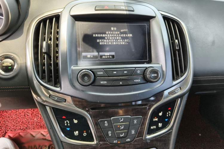 Used Buick LaCrosse 2013 2.4L SIDI Luxury Comfort Edition Audio And AC Panel