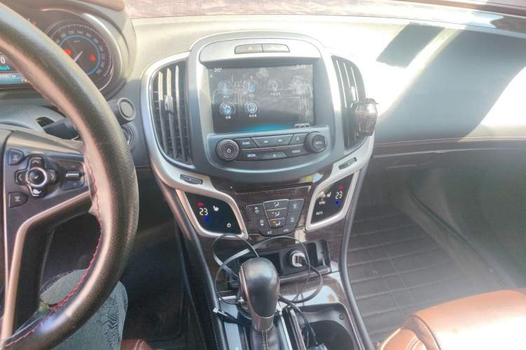 Used Buick LaCrosse 2013 2.4L SIDI Elite Comfort Version Audio And AC Panel