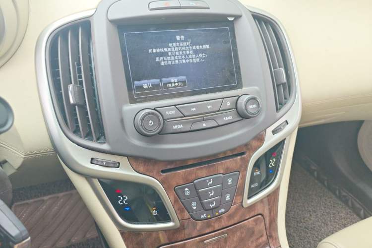 Used Buick LaCrosse 2013 2.4L SIDI Leading Comfort Version Audio And AC Panel