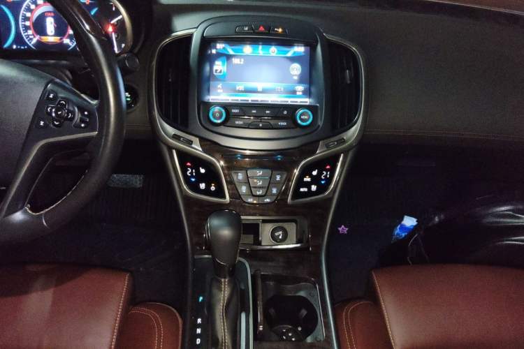 Used Buick LaCrosse 2013 3.0L SIDI V6 Smart Luxury Flagship Model Audio And AC Panel