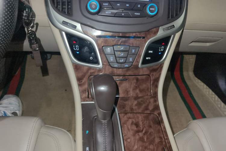 Used Buick LaCrosse 2013 2.4L SIDI Leading Comfort Version Audio And AC Panel
