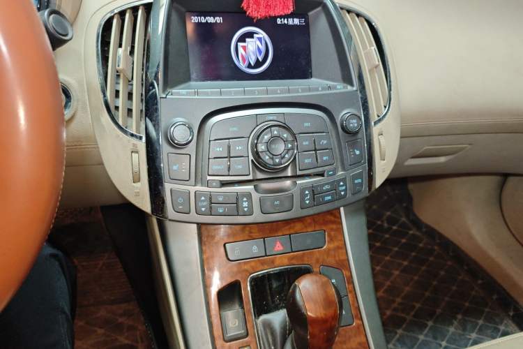 Used Buick LaCrosse 2013 2.4L SIDI Elite Comfort Version Audio And AC Panel
