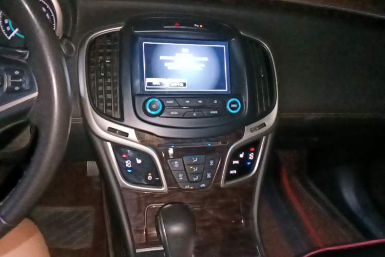 Used Buick LaCrosse 2013 2.4L SIDI Leading Comfort Version Audio And AC Panel