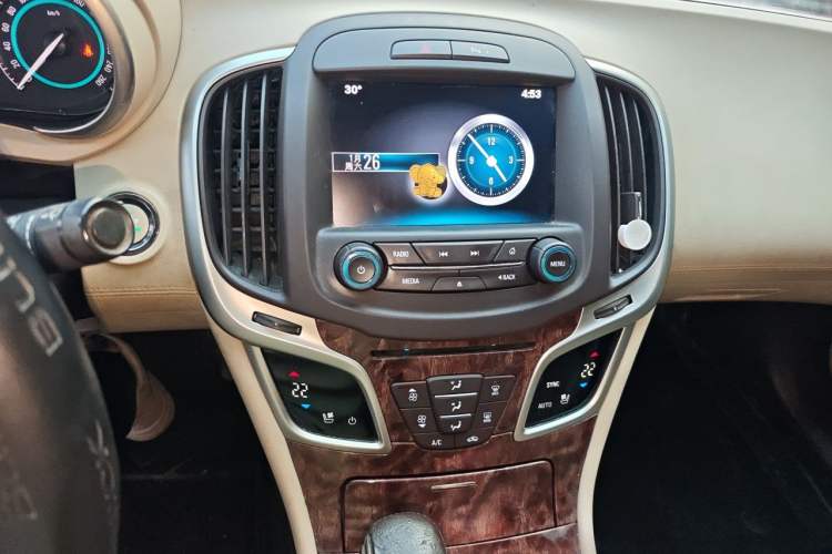 Used Buick LaCrosse 2013 2.4L SIDI Elite Comfort Version Audio And AC Panel