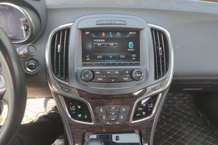 Used Buick LaCrosse 2013 2.4L SIDI Luxury Comfort Edition Audio And AC Panel