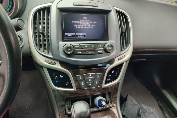 Used Buick LaCrosse 2013 2.4L SIDI Elite Comfort Version Audio And AC Panel