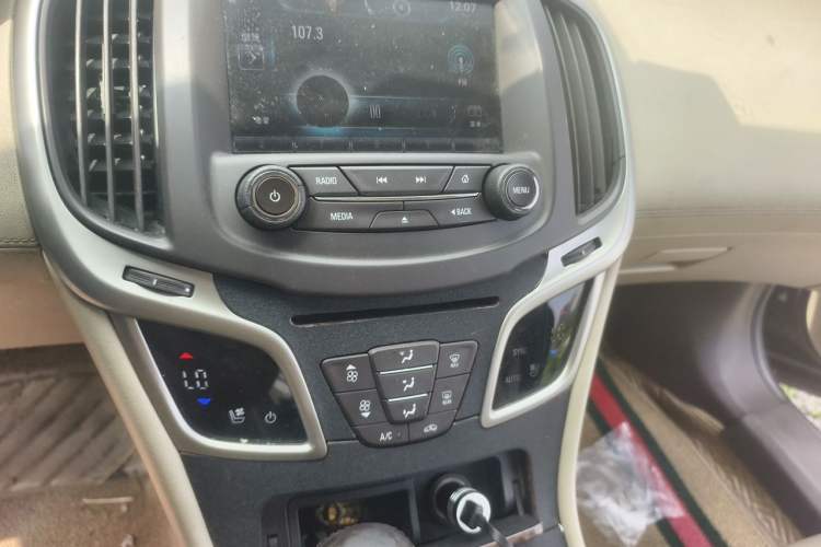 Used Buick LaCrosse 2013 2.0T SIDI Elite Tech Version Audio And AC Panel