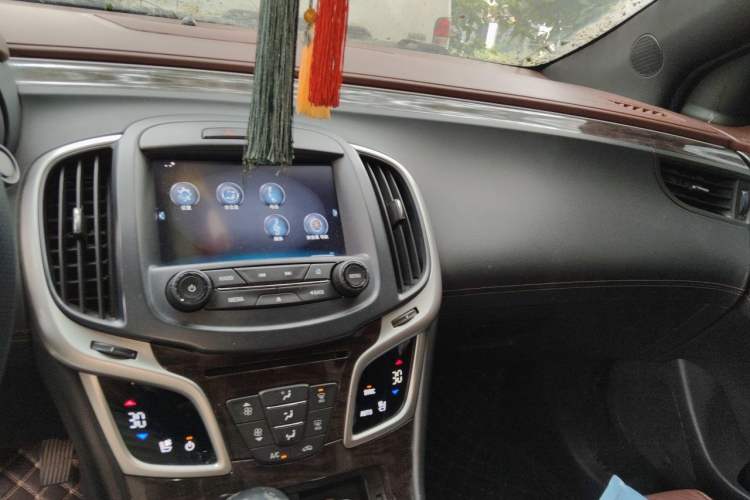 Used Buick LaCrosse 2013 2.4L SIDI Elite Comfort Version Audio And AC Panel