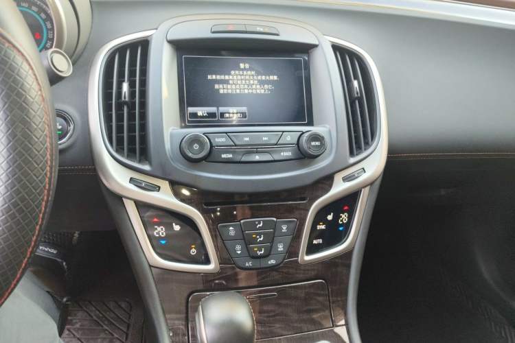 Used Buick LaCrosse 2013 2.4L SIDI Elite Comfort Version Audio And AC Panel