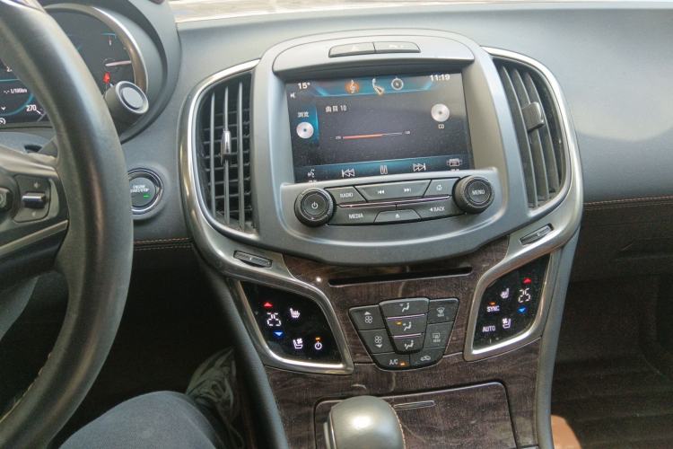 Used Buick LaCrosse 2013 2.4L SIDI Luxury Comfort Edition Audio And AC Panel