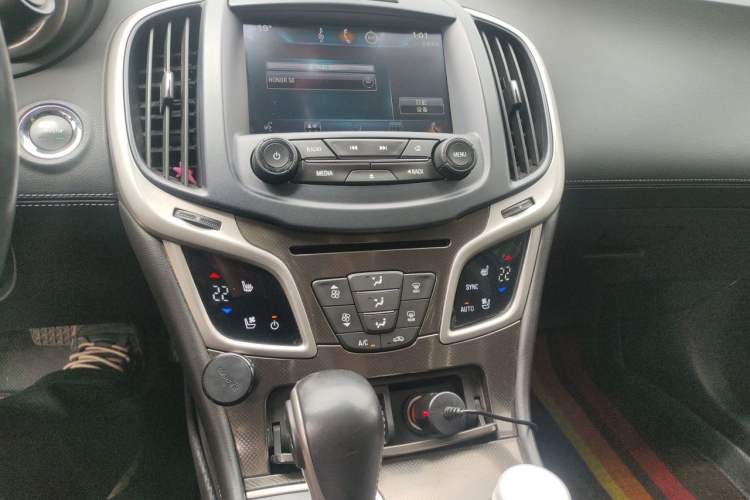 Used Buick LaCrosse 2013 2.0T SIDI Smart Luxury Flagship Edition Audio And AC Panel