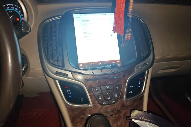Used Buick LaCrosse 2013 2.4L SIDI Leading Comfort Version Audio And AC Panel