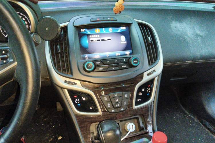 Used Buick LaCrosse 2013 2.4L SIDI Leading Comfort Version Audio And AC Panel