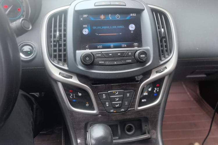 Used Buick LaCrosse 2013 2.4L SIDI Leading Comfort Version Audio And AC Panel