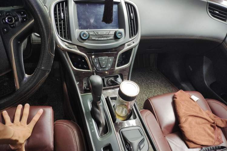 Used Buick LaCrosse 2013 3.0L SIDI V6 Smart Luxury Flagship Model Audio And AC Panel