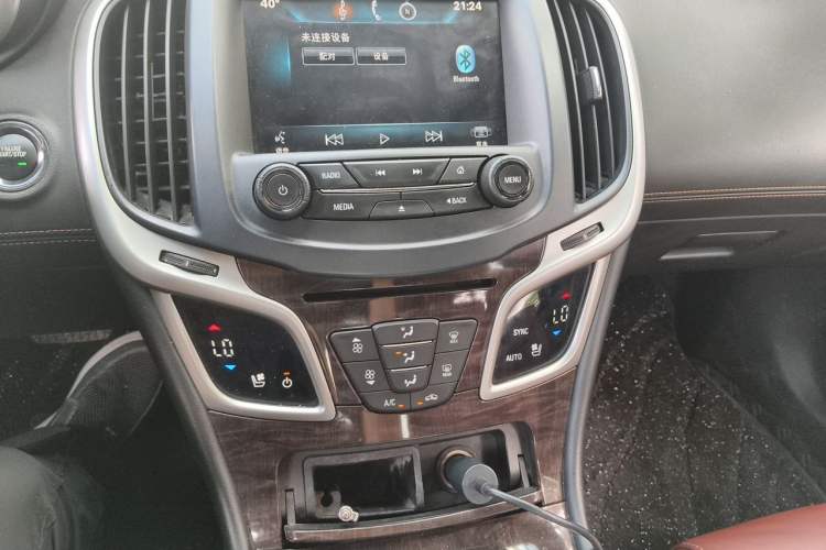 Used Buick LaCrosse 2013 2.4L SIDI Elite Comfort Version Audio And AC Panel