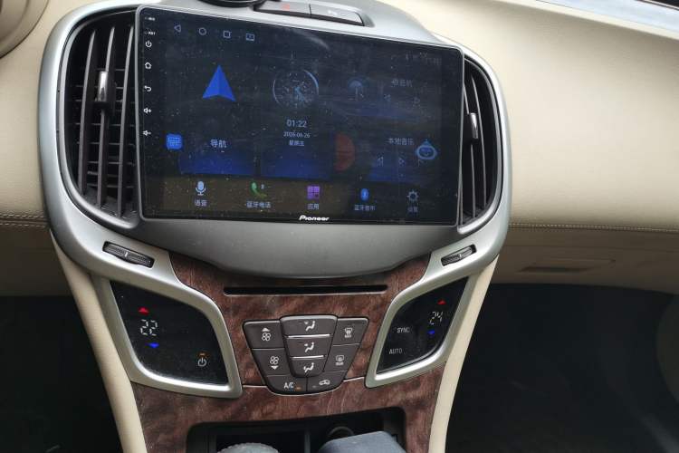 Used Buick LaCrosse 2013 2.4L SIDI Leading Comfort Version Audio And AC Panel